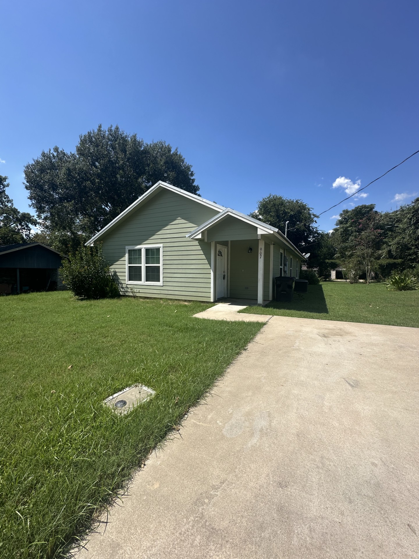 907 Petty Street