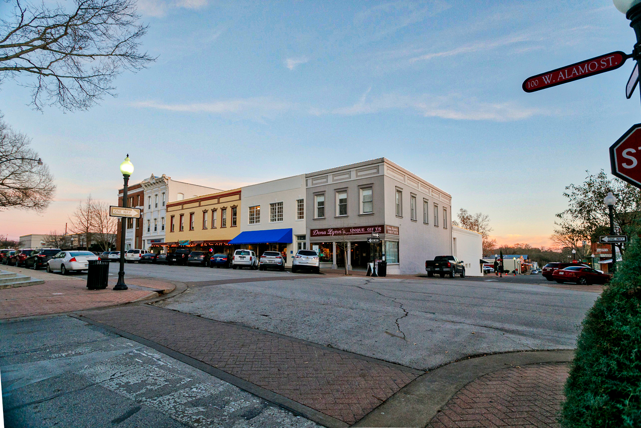 102 East Alamo Street - F