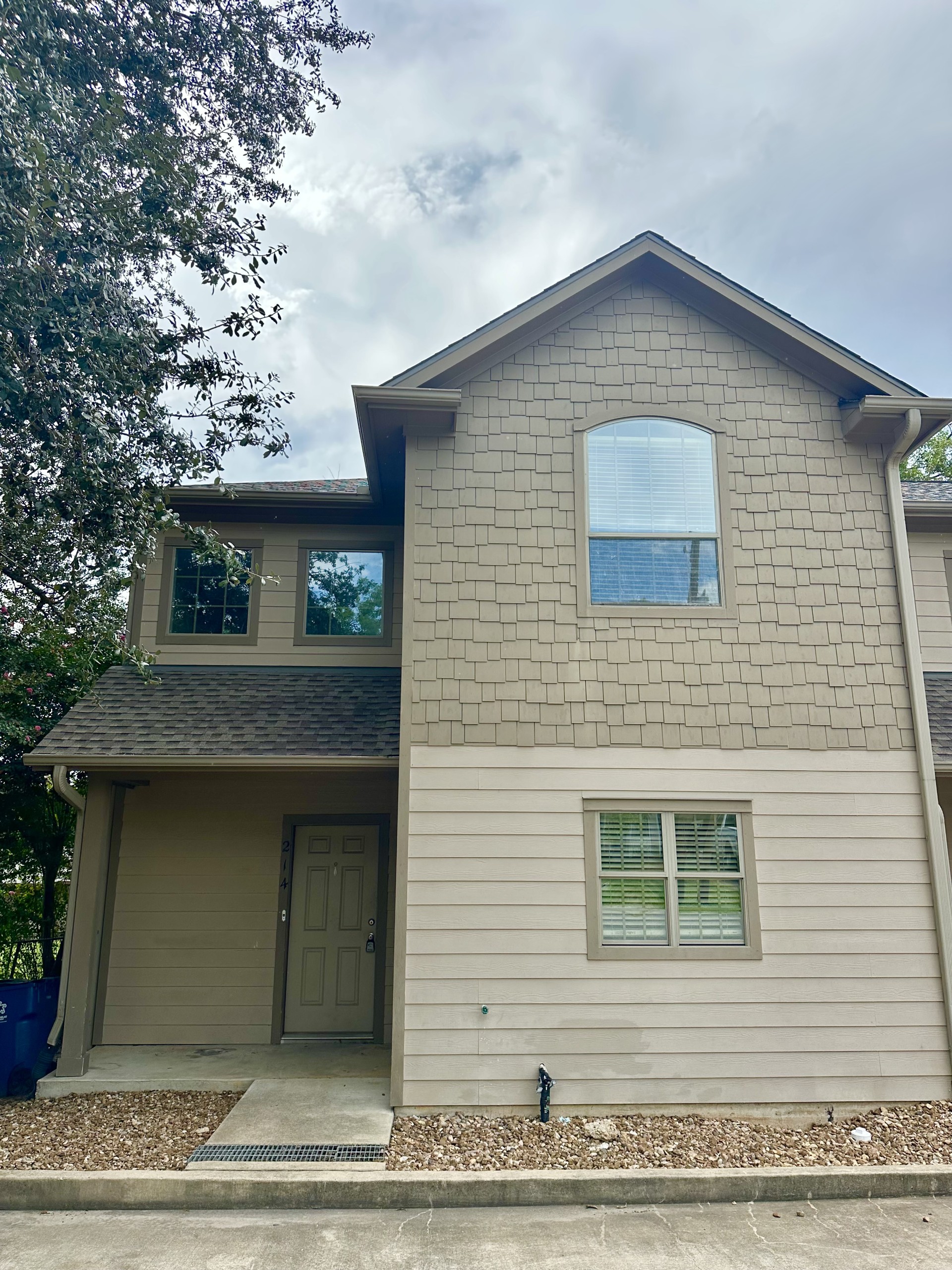 214 South Tesch Street